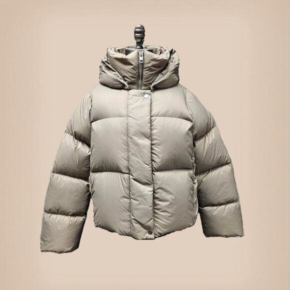 Banana Republic Jackets & Blazers - Banana Republic Recycled Down Filled Bomber Jacket